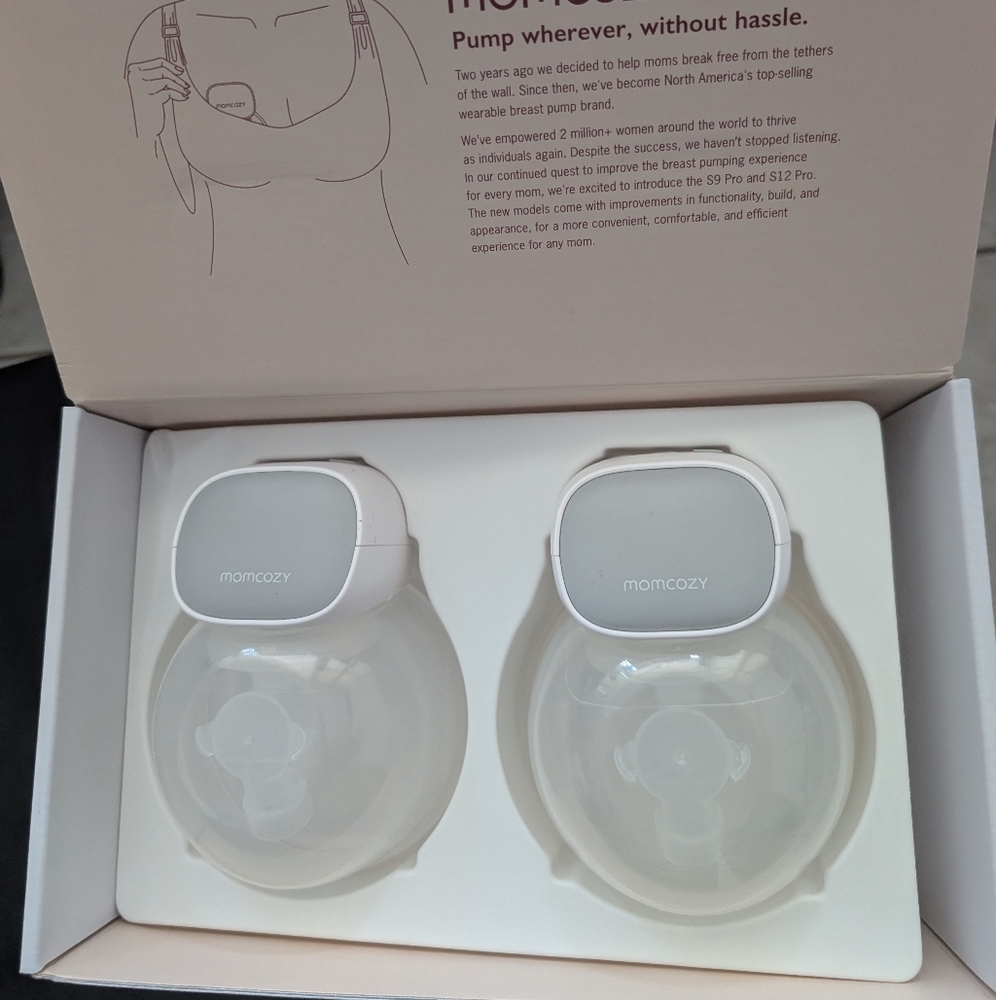 Momcozy Wearable Breast Pump - Gray